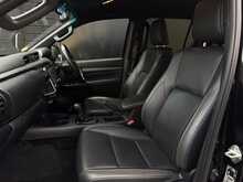 Toyota Hilux 2.8 D-4D Invincible X Pickup Double Cab 4dr Diesel Auto 4WD Euro 6 (s/s) (204 ps) - U1886