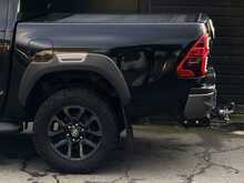Toyota Hilux 2.8 D-4D Invincible X Pickup Double Cab 4dr Diesel Auto 4WD Euro 6 (s/s) (204 ps) - U1886