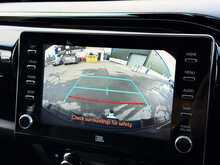 Toyota Hilux 2.8 D-4D Invincible X Pickup Double Cab 4dr Diesel Auto 4WD Euro 6 (s/s) (204 ps) - U1886