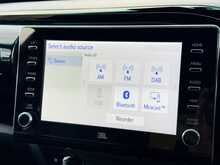 Toyota Hilux 2.8 D-4D Invincible X Pickup Double Cab 4dr Diesel Auto 4WD Euro 6 (s/s) (204 ps) - U1886
