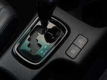 Toyota Hilux 2.8 D-4D Invincible X Pickup Double Cab 4dr Diesel Auto 4WD Euro 6 (s/s) (204 ps) - U1886