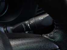 Toyota Hilux 2.8 D-4D Invincible X Pickup Double Cab 4dr Diesel Auto 4WD Euro 6 (s/s) (204 ps) - U1886