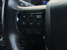 Toyota Hilux 2.8 D-4D Invincible X Pickup Double Cab 4dr Diesel Auto 4WD Euro 6 (s/s) (204 ps) - U1886