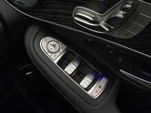 Mercedes-Benz GLC 2.0 GLC300d AMG Line (Premium Plus) SUV 5dr Diesel G-Tronic+ 4MATIC Euro 6 (s/s) (245 ps) - U1906