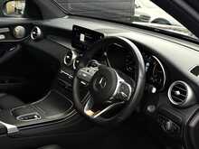 Mercedes-Benz GLC 2.0 GLC300d AMG Line (Premium Plus) SUV 5dr Diesel G-Tronic+ 4MATIC Euro 6 (s/s) (245 ps) - U1906