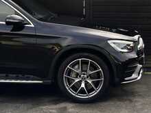 Mercedes-Benz GLC 2.0 GLC300d AMG Line (Premium Plus) SUV 5dr Diesel G-Tronic+ 4MATIC Euro 6 (s/s) (245 ps) - U1906