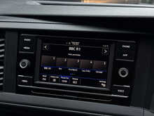 Volkswagen Transporter 2.0 TDI T30 Highline Panel Van 5dr Diesel DSG FWD LWB Euro 6 (s/s) (150 ps) - U1916