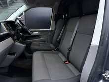 Volkswagen Transporter 2.0 TDI T30 Highline Panel Van 5dr Diesel DSG FWD LWB Euro 6 (s/s) (150 ps) - U1916