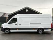 Mercedes-Benz Sprinter 2.0 315 CDI Progressive Panel Van 5dr Diesel G-Tronic RWD L3 H2 Euro 6 (s/s) (150 ps) - U1925