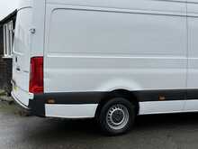 Mercedes-Benz Sprinter 2.0 315 CDI Progressive Panel Van 5dr Diesel G-Tronic RWD L3 H2 Euro 6 (s/s) (150 ps) - U1929