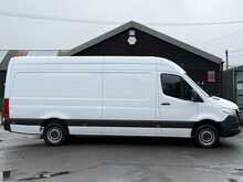Mercedes-Benz Sprinter 2.0 315 CDI Progressive Panel Van 5dr Diesel G-Tronic RWD L3 H2 Euro 6 (s/s) (150 ps) - U1929