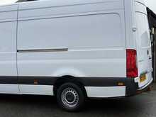 Mercedes-Benz Sprinter 2.0 315 CDI Progressive Panel Van 5dr Diesel G-Tronic RWD L3 H2 Euro 6 (s/s) (150 ps) - U1929