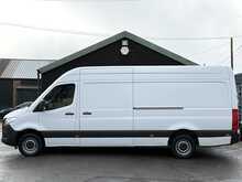 Mercedes-Benz Sprinter 2.0 315 CDI Progressive Panel Van 5dr Diesel G-Tronic RWD L3 H2 Euro 6 (s/s) (150 ps) - U1929