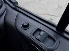 Ford Transit Custom 2.0 300 EcoBlue Limited Crew Van Double Cab 5dr Diesel Auto L1 H1 Euro 6 (130 ps) - U1940
