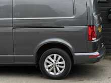 Volkswagen Transporter 2.0 TDI T30 Highline Panel Van 5dr Diesel DSG FWD LWB Euro 6 (s/s) (150 ps) - U1953