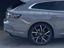 Volkswagen Arteon 2.0 TSI R Shooting Brake 5dr Petrol DSG 4Motion Euro 6 (s/s) (320 ps) - U1956