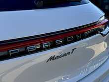 Porsche Macan 2.0T T SUV 5dr Petrol PDK 4WD Euro 6 (s/s) (265 ps) - U1963
