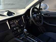 Porsche Macan 2.0T T SUV 5dr Petrol PDK 4WD Euro 6 (s/s) (265 ps) - U1963