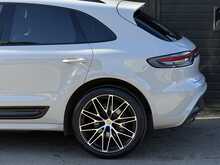 Porsche Macan 2.0T T SUV 5dr Petrol PDK 4WD Euro 6 (s/s) (265 ps) - U1963