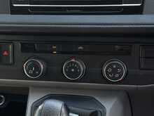 Volkswagen Transporter 2.0 TDI T30 Highline Panel Van 5dr Diesel DSG FWD LWB Euro 6 (s/s) (150 ps) - U1972