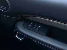 Land Rover Discovery 3.0 SD V6 HSE Luxury SUV 5dr Diesel Auto 4WD Euro 6 (s/s) (306 ps) - U1978
