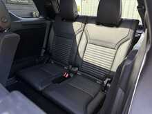 Land Rover Discovery 3.0 SD V6 HSE Luxury SUV 5dr Diesel Auto 4WD Euro 6 (s/s) (306 ps) - U1978