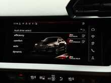 Audi RS3 2.5 TFSI Carbon Vorsprung Saloon 4dr Petrol S Tronic quattro Euro 6 (s/s) (400 ps) - U1982