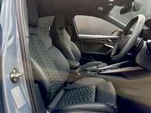 Audi RS3 2.5 TFSI Carbon Vorsprung Saloon 4dr Petrol S Tronic quattro Euro 6 (s/s) (400 ps) - U1982