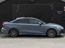 Audi RS3 2.5 TFSI Carbon Vorsprung Saloon 4dr Petrol S Tronic quattro Euro 6 (s/s) (400 ps) - U1982