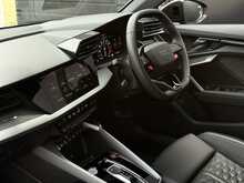 Audi RS3 2.5 TFSI Carbon Vorsprung Saloon 4dr Petrol S Tronic quattro Euro 6 (s/s) (400 ps) - U1982