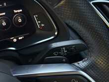 Audi R8 5.2 FSI V10 Coupe 2dr Petrol S Tronic quattro Euro 6 (s/s) (540 ps) - U1992
