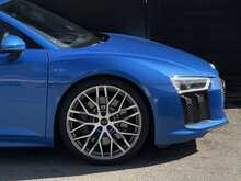 Audi R8 5.2 FSI V10 Coupe 2dr Petrol S Tronic quattro Euro 6 (s/s) (540 ps) - U1992