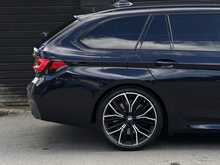 BMW 5 Series 3.0 530d MHT M Sport Touring 5dr Diesel Hybrid Steptronic xDrive Euro 6 (s/s) (286 ps) - U2002