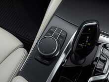 BMW 5 Series 3.0 530d MHT M Sport Touring 5dr Diesel Hybrid Steptronic xDrive Euro 6 (s/s) (286 ps) - U2002