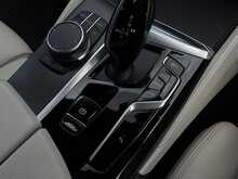 BMW 5 Series 3.0 530d MHT M Sport Touring 5dr Diesel Hybrid Steptronic xDrive Euro 6 (s/s) (286 ps) - U2002