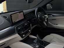 BMW 5 Series 3.0 530d MHT M Sport Touring 5dr Diesel Hybrid Steptronic xDrive Euro 6 (s/s) (286 ps) - U2002