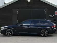 BMW 5 Series 3.0 530d MHT M Sport Touring 5dr Diesel Hybrid Steptronic xDrive Euro 6 (s/s) (286 ps) - U2002