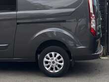 Ford Transit Custom 2.0 300 EcoBlue Limited Crew Van Double Cab 5dr Diesel Manual L2 H1 Euro 6 (s/s) (5 Seat) (170 ps) - U2022