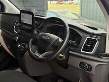 Ford Transit Custom 2.0 300 EcoBlue Limited Crew Van Double Cab 5dr Diesel Manual L2 H1 Euro 6 (s/s) (5 Seat) (170 ps) - U2022