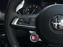 Alfa Romeo Giulia 2.9 V6 Bi-Turbo Quadrifoglio Saloon 4dr Petrol GPF Auto Euro 6 (s/s) (510 ps) - U2037