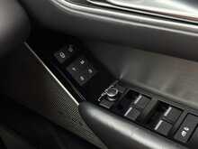 Land Rover Range Rover Velar 3.0 SD6 V6 R-Dynamic HSE SUV 5dr Diesel Auto 4WD Euro 6 (s/s) (300 ps) - U2046