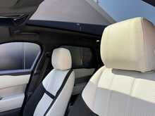 Land Rover Range Rover Velar 2.0 D200 MHEV R-Dynamic SE SUV 5dr Diesel Auto 4WD Euro 6 (s/s) (204 ps) - U2050
