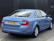Skoda Octavia 2.0 TDI SE Business Hatchback 5dr Diesel Manual Euro 6 (s/s) (150 ps) - U2054