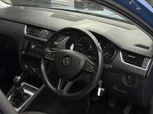 Skoda Octavia 2.0 TDI SE Business Hatchback 5dr Diesel Manual Euro 6 (s/s) (150 ps) - U2054
