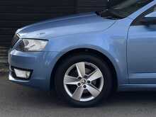 Skoda Octavia 2.0 TDI SE Business Hatchback 5dr Diesel Manual Euro 6 (s/s) (150 ps) - U2054