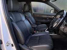Mitsubishi Outlander 2.4h TwinMotor 13.8kWh Exceed SUV 5dr Petrol Plug-in Hybrid CVT 4WD Euro 6 (s/s) (224 ps) - U2058