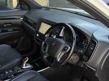 Mitsubishi Outlander 2.4h TwinMotor 13.8kWh Exceed SUV 5dr Petrol Plug-in Hybrid CVT 4WD Euro 6 (s/s) (224 ps) - U2058