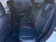 Mitsubishi Outlander 2.4h TwinMotor 13.8kWh Exceed SUV 5dr Petrol Plug-in Hybrid CVT 4WD Euro 6 (s/s) (224 ps) - U2058
