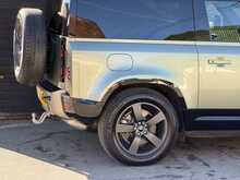 Land Rover Defender 90 3.0 D350 MHEV X-Dynamic HSE SUV 3dr Diesel Auto 4WD Euro 6 (s/s) (350 ps) - U2072