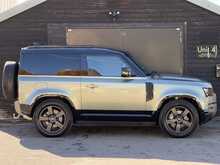 Land Rover Defender 90 3.0 D350 MHEV X-Dynamic HSE SUV 3dr Diesel Auto 4WD Euro 6 (s/s) (350 ps) - U2072